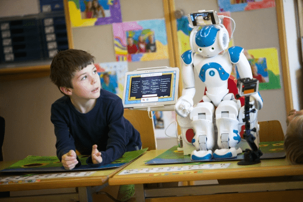 Implementing-AI-in-classroom-min